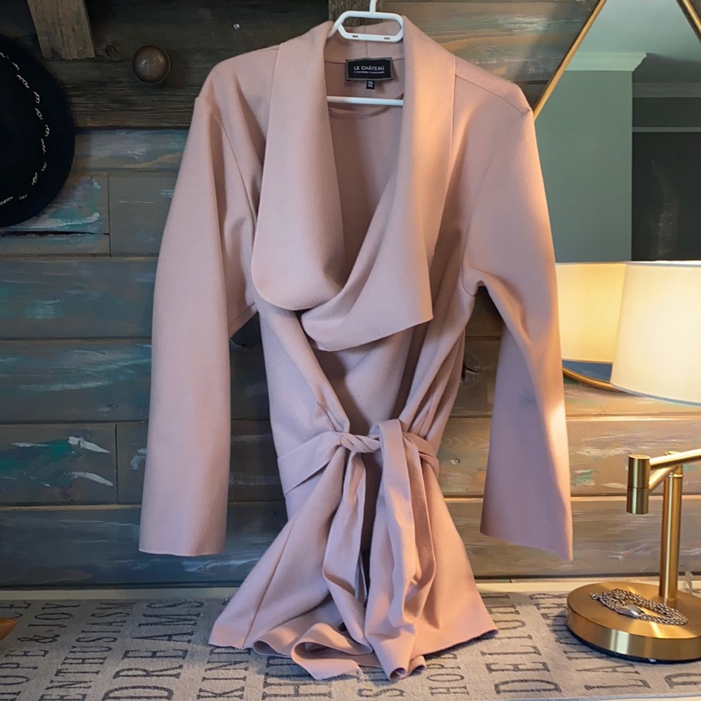 NWOT LE CHATEAU UN-LINED COAT